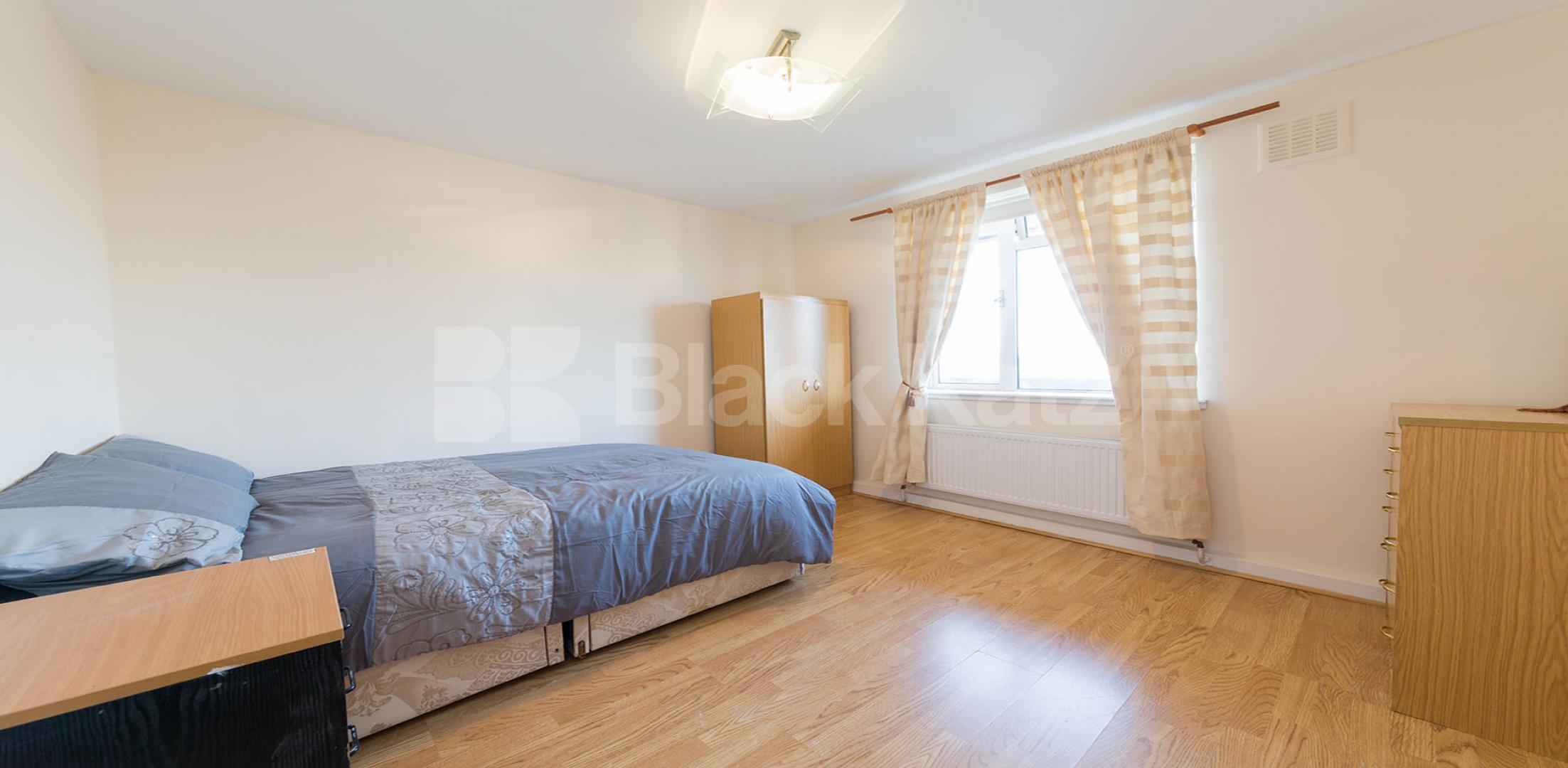 			NEW INSTRUCTION!, 3 Bedroom, 1 bath, 1 reception Apartment			 Collier Street, KINGS CROSS / ISLINGTON